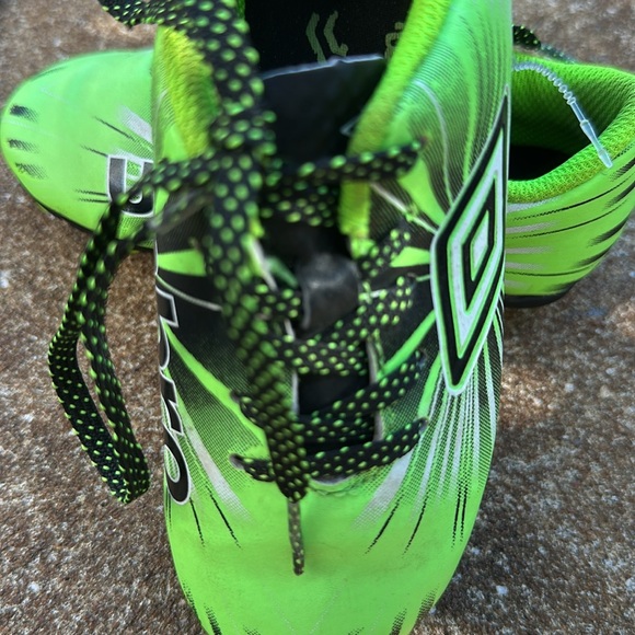 UMBRO Unisex Kids Soccer Cleats Size 9K NWOT - Picture 4 of 6